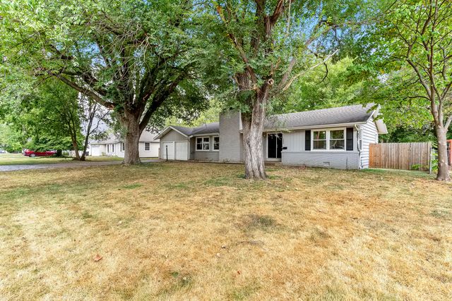 1904 S Glencrest Avenue, Springfield, MO 65804