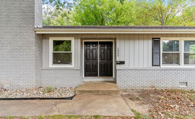 1904 S Glencrest Avenue, Springfield, MO 65804
