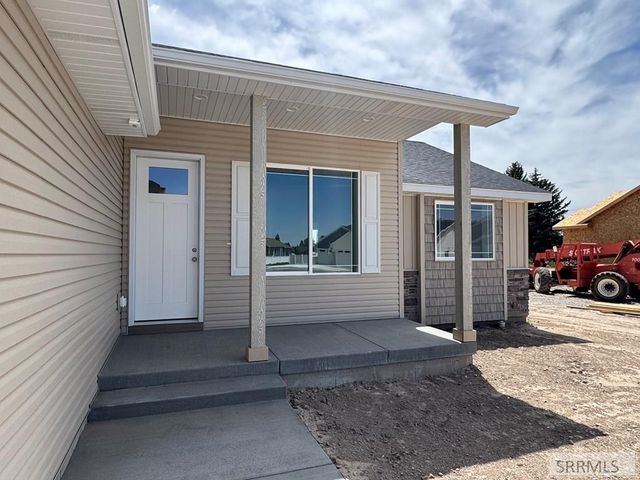 390 Wind River Circle, Shelley, ID 83274