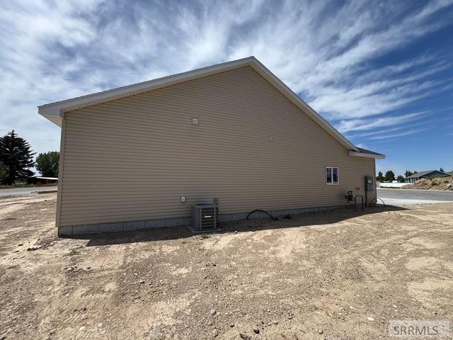 390 Wind River Circle, Shelley, ID 83274