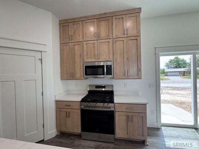 390 Wind River Circle, Shelley, ID 83274