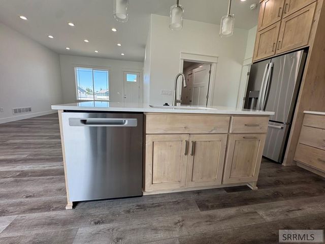 390 Wind River Circle, Shelley, ID 83274