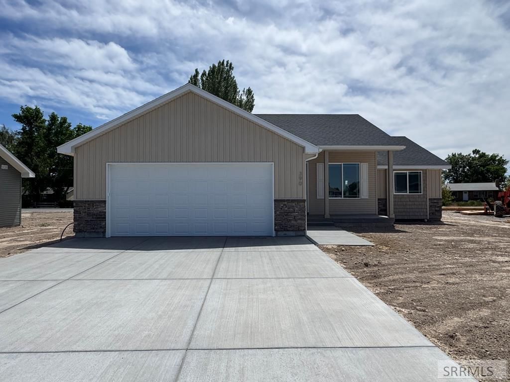 390 Wind River Circle, Shelley, ID 83274