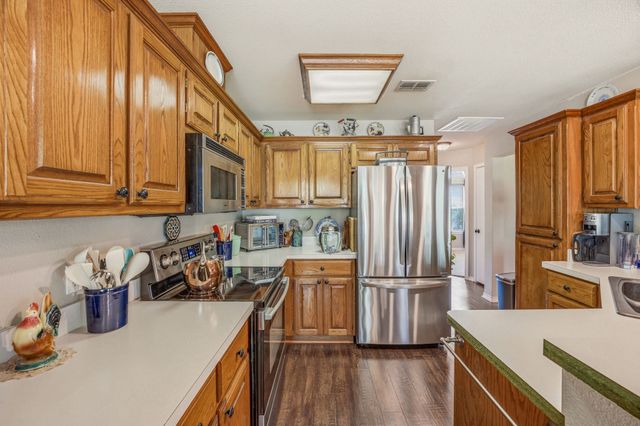 1408 Spanish Trail Drive, Granbury, TX 76048