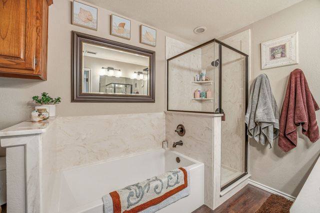 1408 Spanish Trail Drive, Granbury, TX 76048