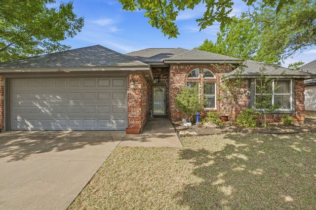 1408 Spanish Trail Drive, Granbury, TX 76048