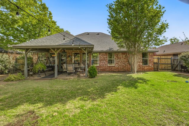 1408 Spanish Trail Drive, Granbury, TX 76048
