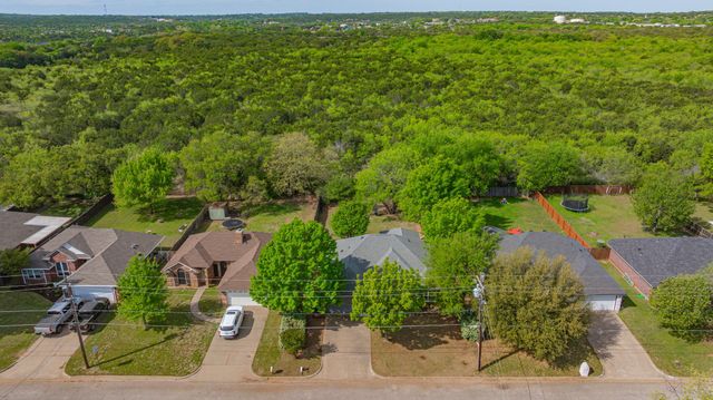 1408 Spanish Trail Drive, Granbury, TX 76048