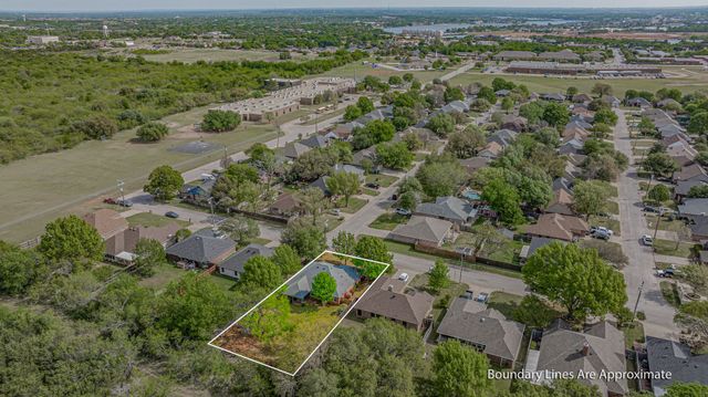 1408 Spanish Trail Drive, Granbury, TX 76048