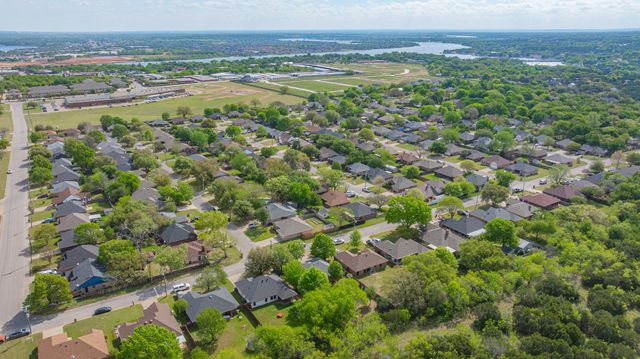 1408 Spanish Trail Drive, Granbury, TX 76048
