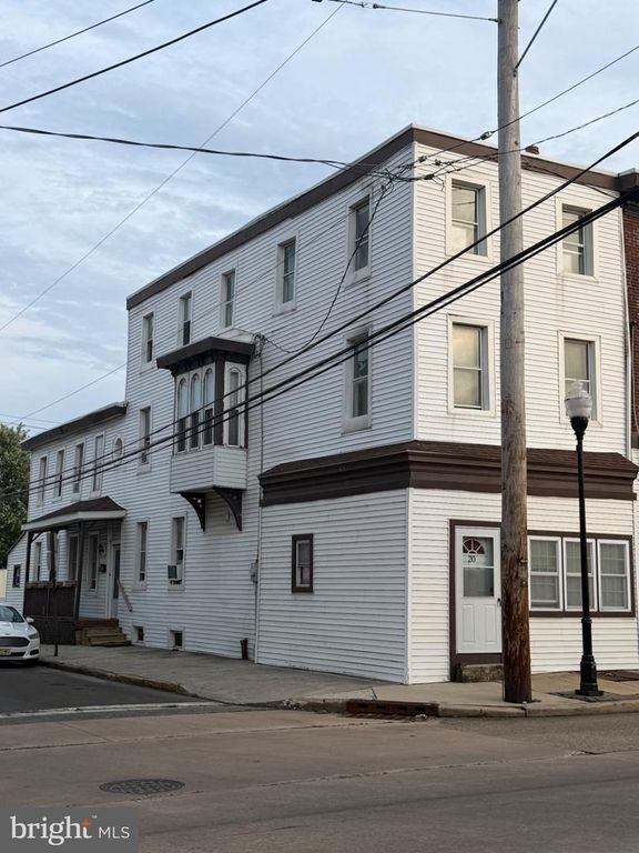 20 N KING ST, GLOUCESTER CITY, NJ 08030 — exterior