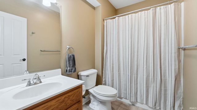 2570 E Ontario Lane, Warsaw, IN 46582