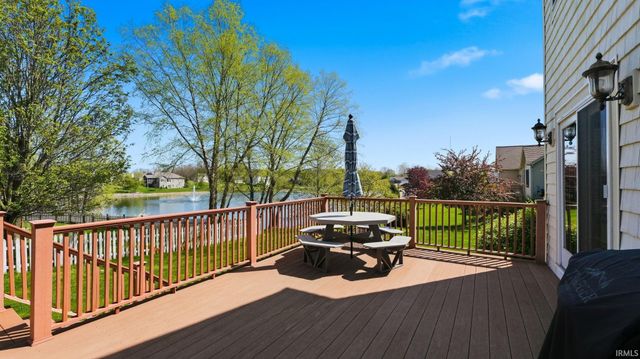 2570 E Ontario Lane, Warsaw, IN 46582