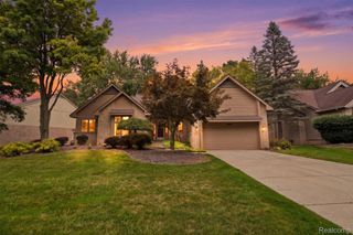 4963 Countryside Drive, West Bloomfield Charter Township, MI 48323