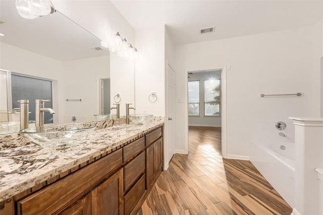 511 Silver Creek Circle, Richmond, TX 77406