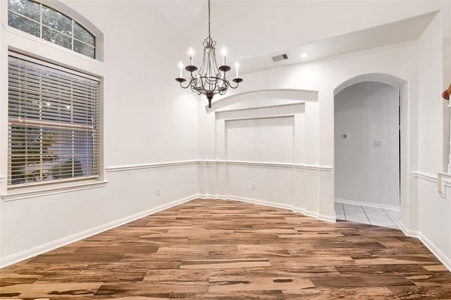 511 Silver Creek Circle, Richmond, TX 77406