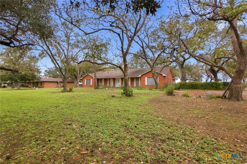 1771 US Highway 77a, Yoakum, TX 77995