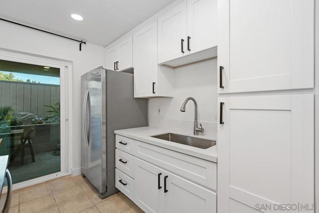 3230 Ashford Street B, San Diego, CA 92111