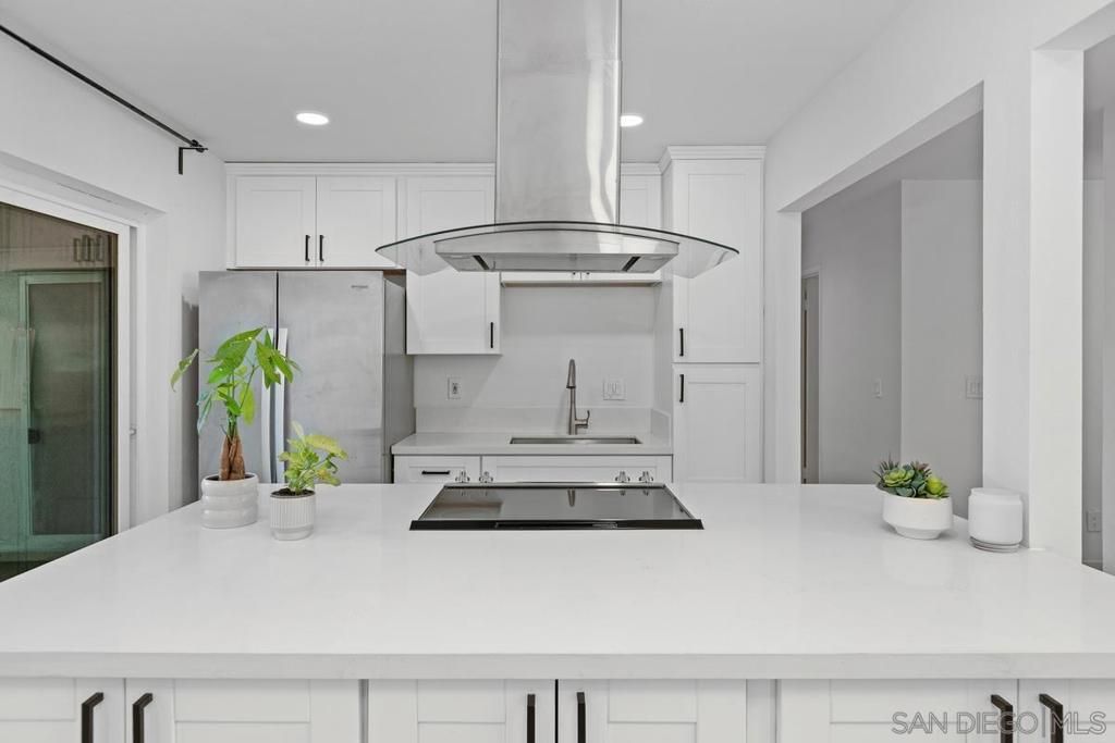 3230 Ashford Street B, San Diego, CA 92111