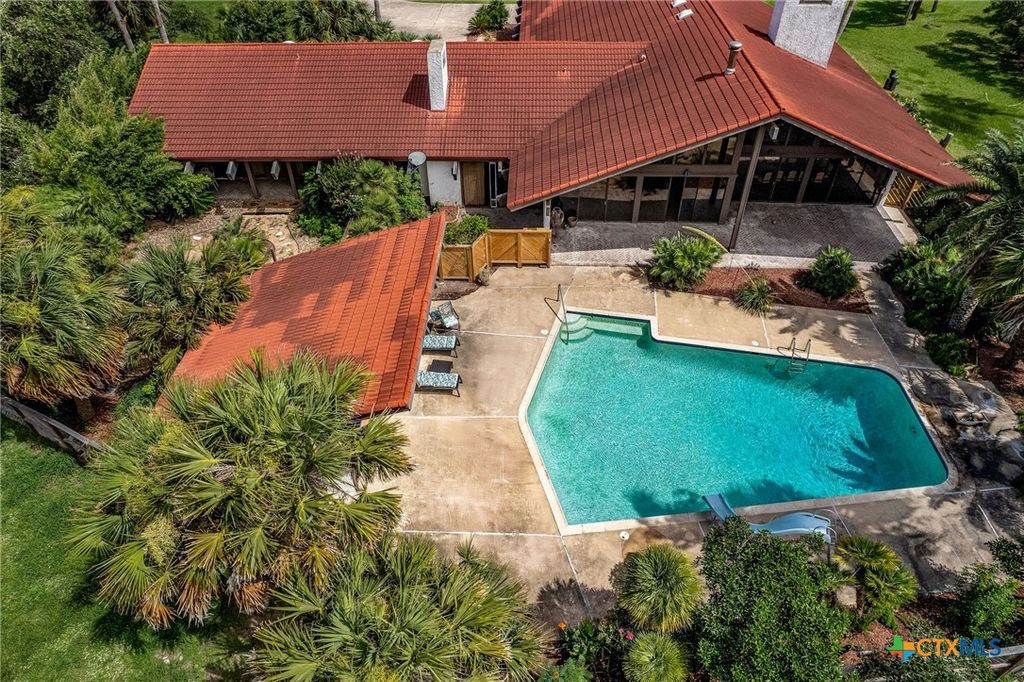 Image 13 of property listing at 1809 W Harrison Avenue, Port O'connor, TX 77982