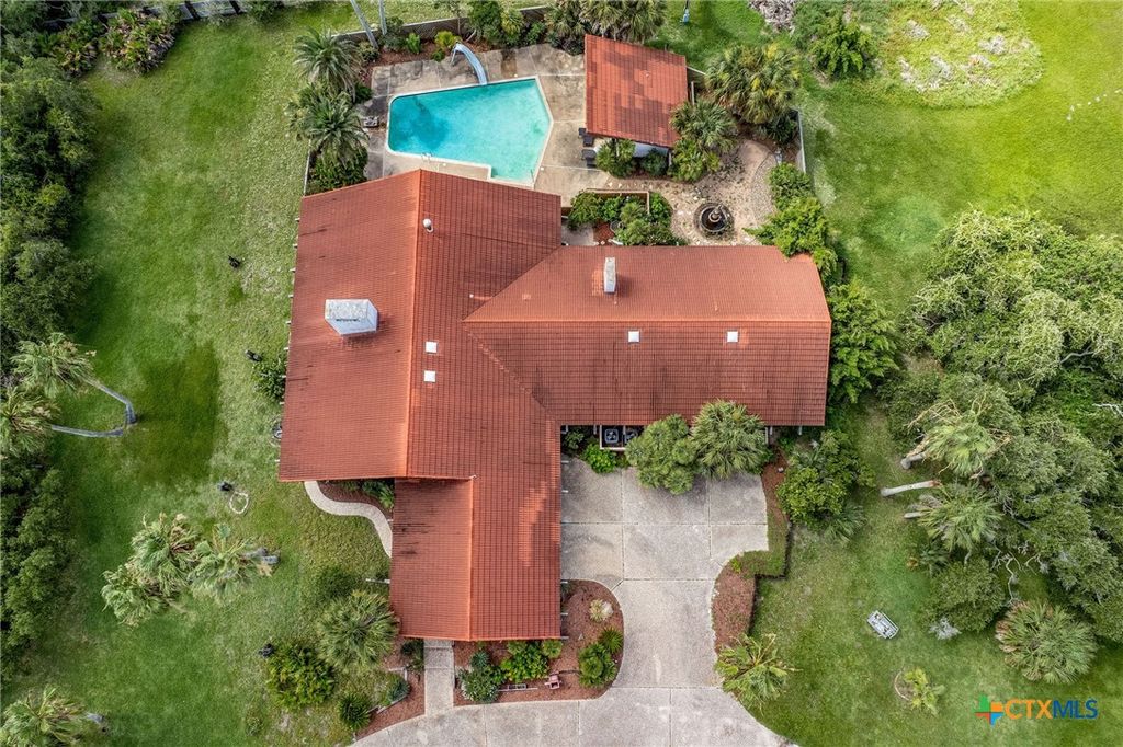 Image 6 of property listing at 1809 W Harrison Avenue, Port O'connor, TX 77982