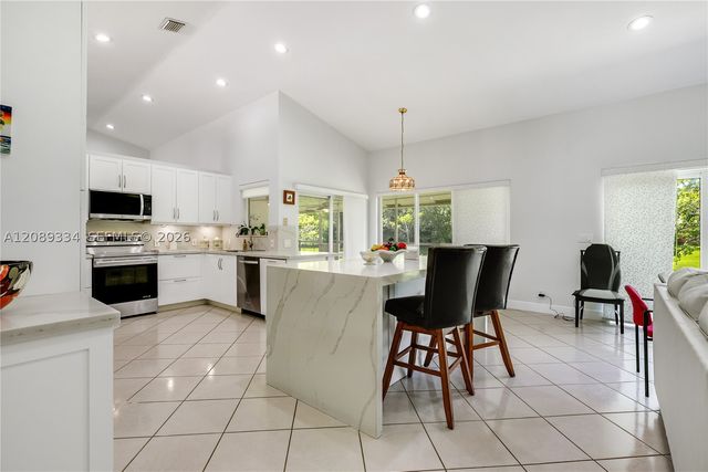 20430 SW 53rd Pl, Pembroke Pines, FL 33332