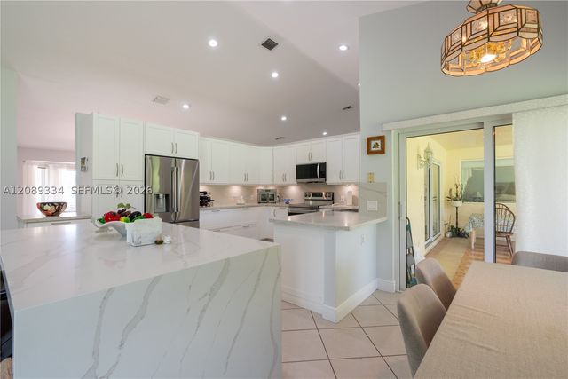 20430 SW 53rd Pl, Pembroke Pines, FL 33332