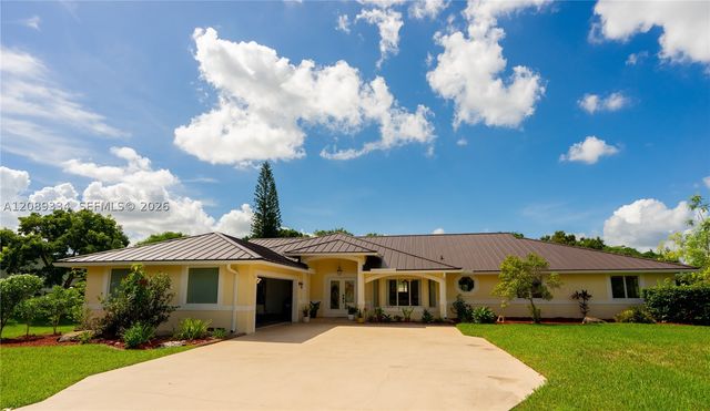 20430 SW 53rd Pl, Pembroke Pines, FL 33332