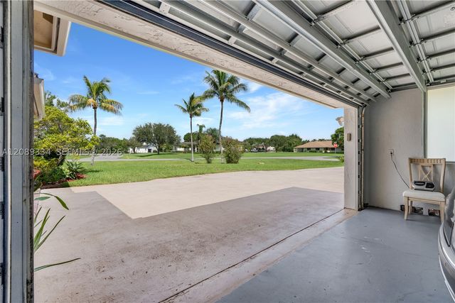 20430 SW 53rd Pl, Pembroke Pines, FL 33332