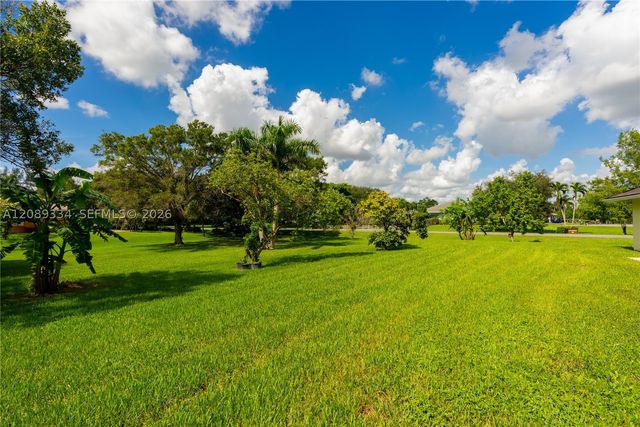 20430 SW 53rd Pl, Pembroke Pines, FL 33332