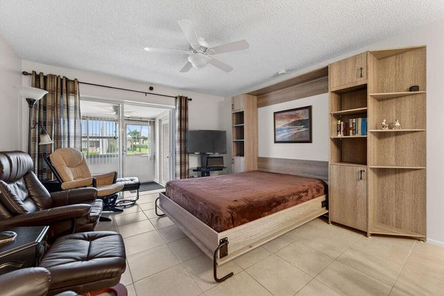 2971 W Crosley Drive F, West Palm Beach, FL 33415