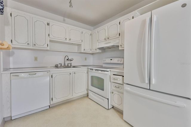 1811 BEDFORD LANE 148, Sun City Center, FL 33573