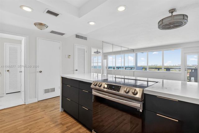 3111 N Ocean Dr 1002, Hollywood, FL 33019