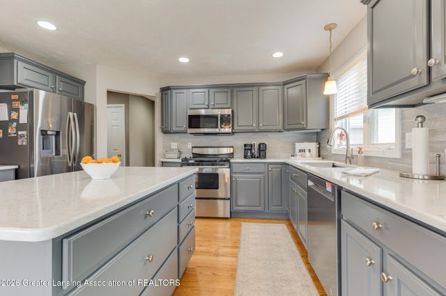 9125 Angie Way, Grand Ledge, MI 48837