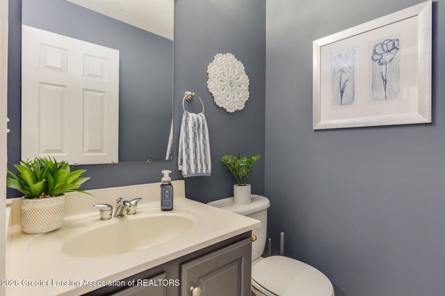 9125 Angie Way, Grand Ledge, MI 48837