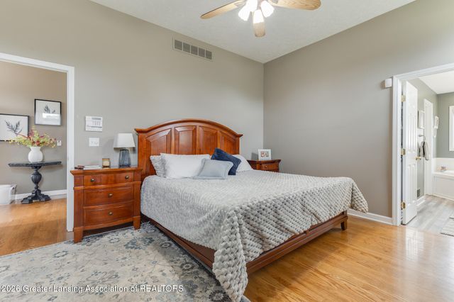9125 Angie Way, Grand Ledge, MI 48837