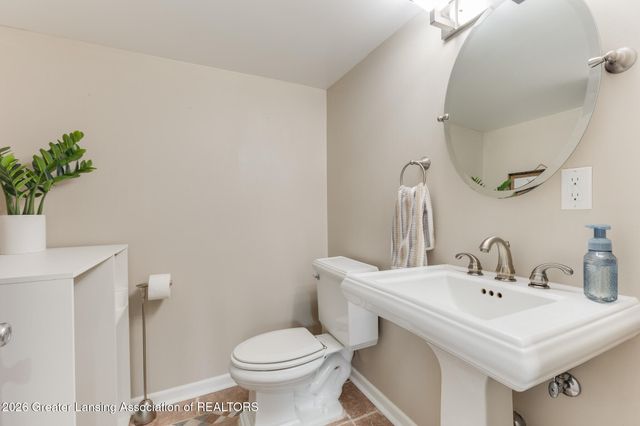 9125 Angie Way, Grand Ledge, MI 48837