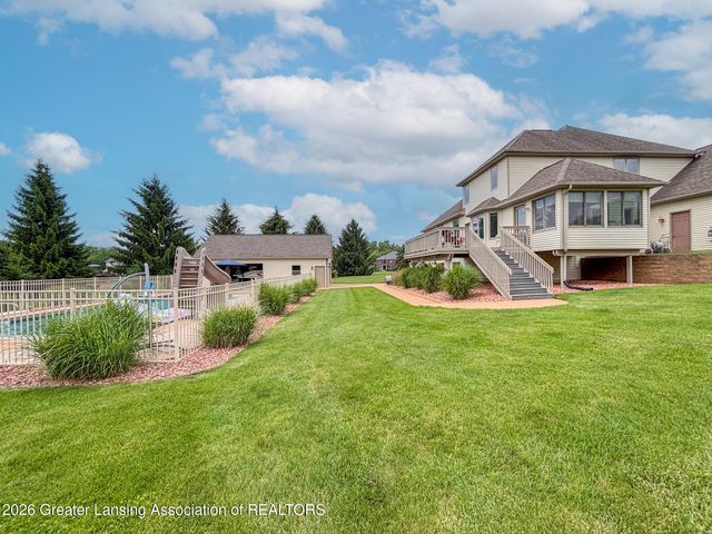 9125 Angie Way, Grand Ledge, MI 48837