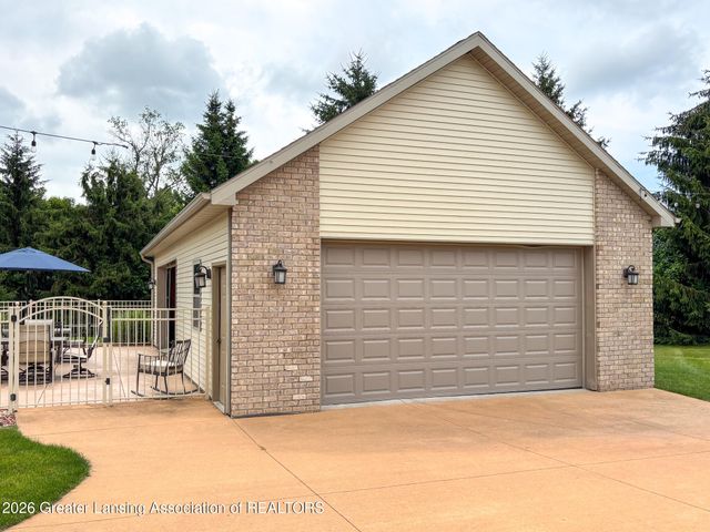 9125 Angie Way, Grand Ledge, MI 48837