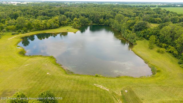 9125 Angie Way, Grand Ledge, MI 48837