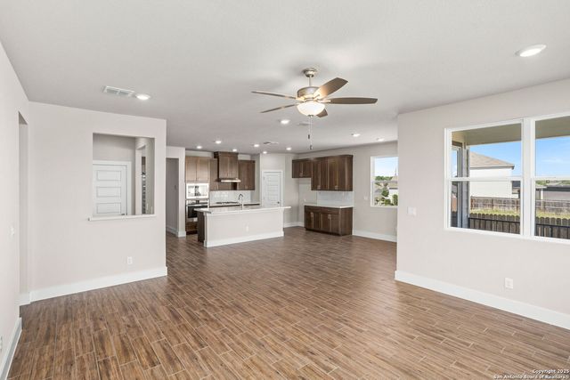 7317 Walkers Loop, Live Oak, TX 78233