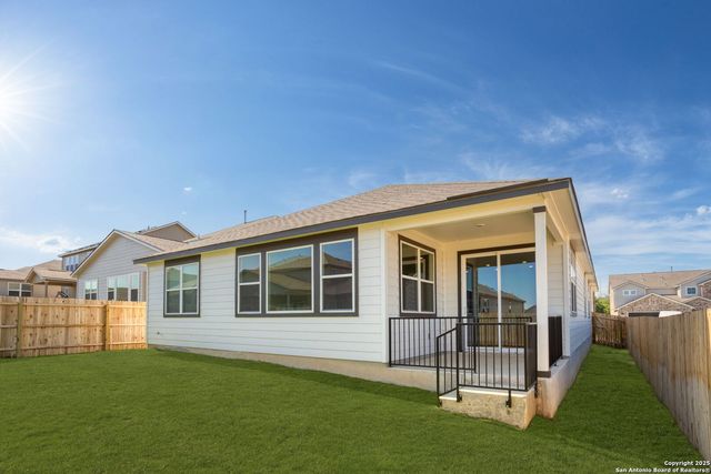 7317 Walkers Loop, Live Oak, TX 78233