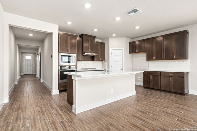 7317 Walkers Loop, Live Oak, TX 78233