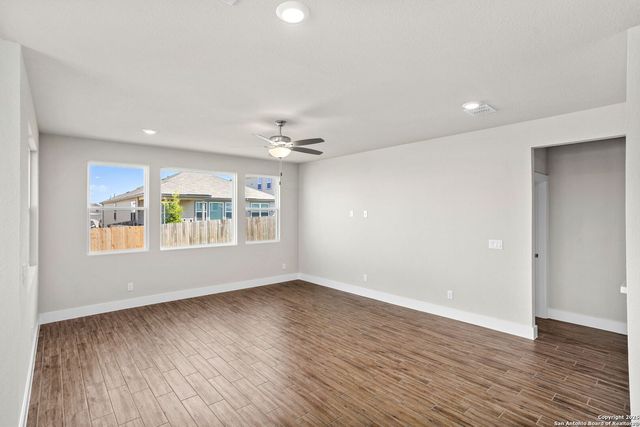 7317 Walkers Loop, Live Oak, TX 78233