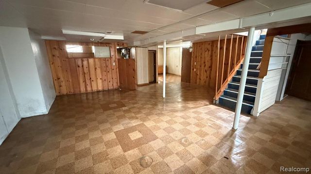 30435 Rosslyn Avenue, Garden City, MI 48135
