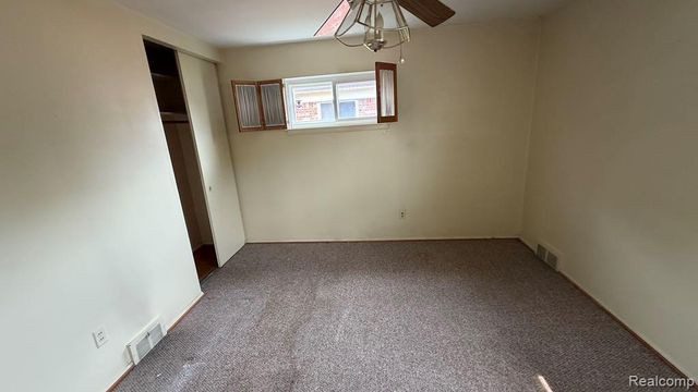 30435 Rosslyn Avenue, Garden City, MI 48135
