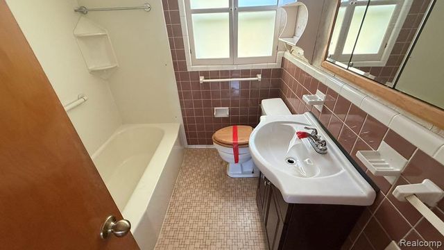 30435 Rosslyn Avenue, Garden City, MI 48135