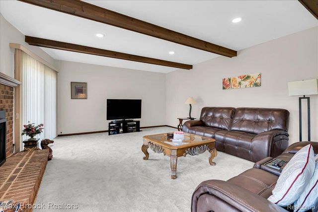 217 Stonetree Circle, Rochester Hills, MI 48309