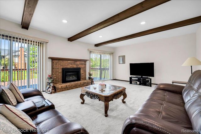 217 Stonetree Circle, Rochester Hills, MI 48309