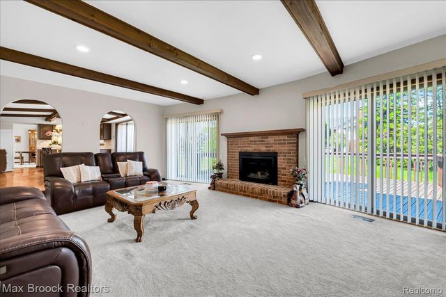 217 Stonetree Circle, Rochester Hills, MI 48309